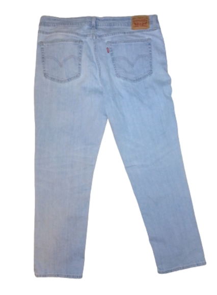 Levis Boyfriend Jeans In Lightwash Blue With Diatressing/Small Rips Size 32/14 - Picture 6 of 13